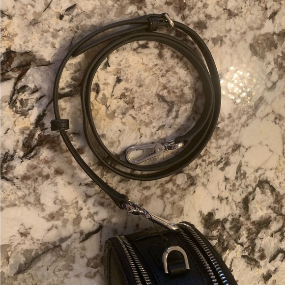 NEW Calvin Klein Crossbody, Removable/Adjustable Strap - Picture 9 of 15